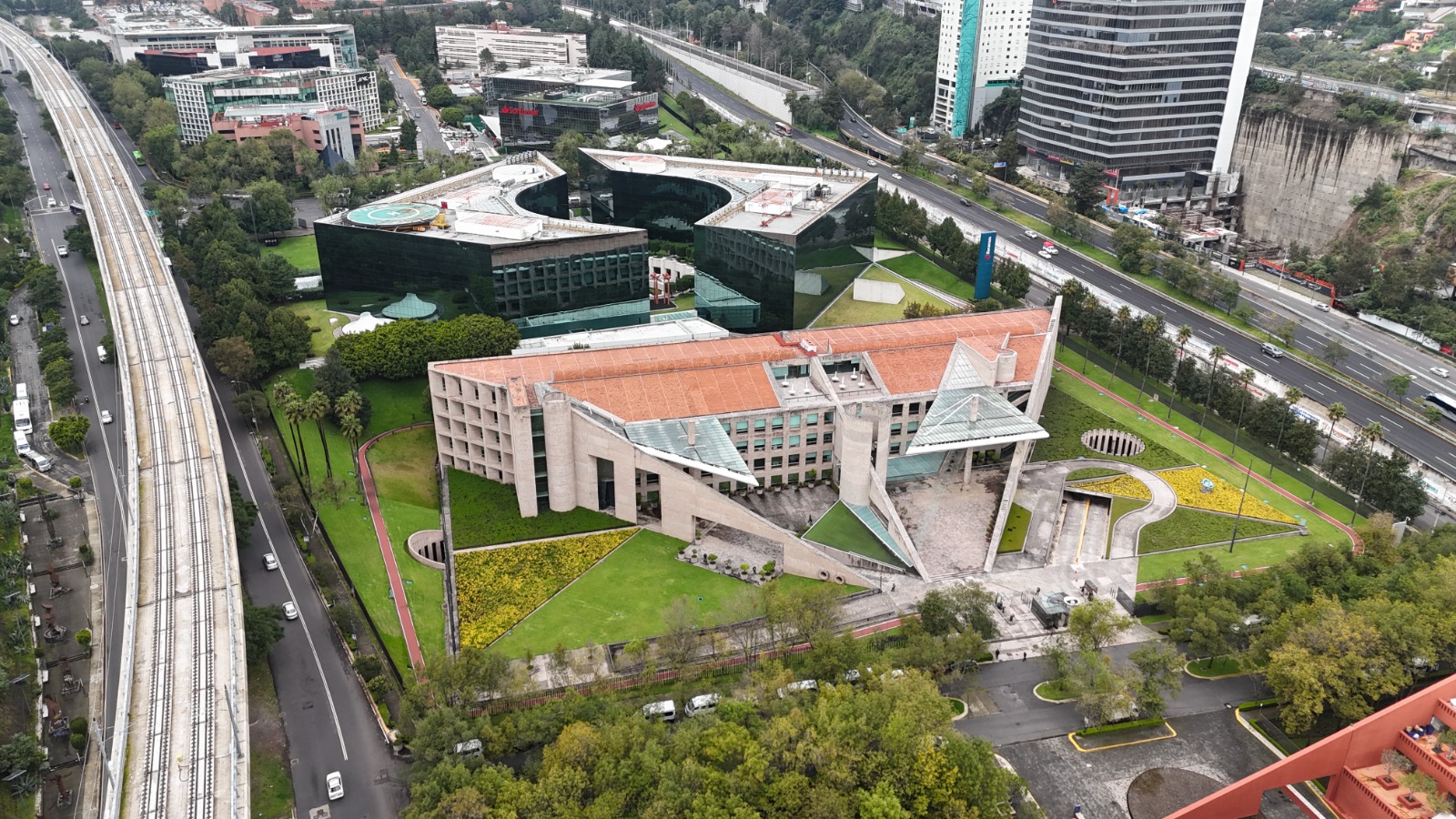Oficinas Santa Fe, Reforma 700 — imagen 2